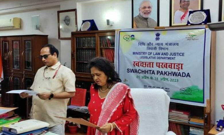 Swachhata Pakhwada 2023 is being observed in the Legislative Department, Ministry of Law and Justice