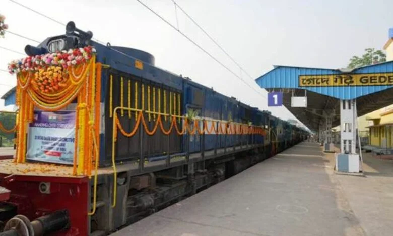 Indian Railways hands over 20 Broad Gauge Locomotives to Bangladesh