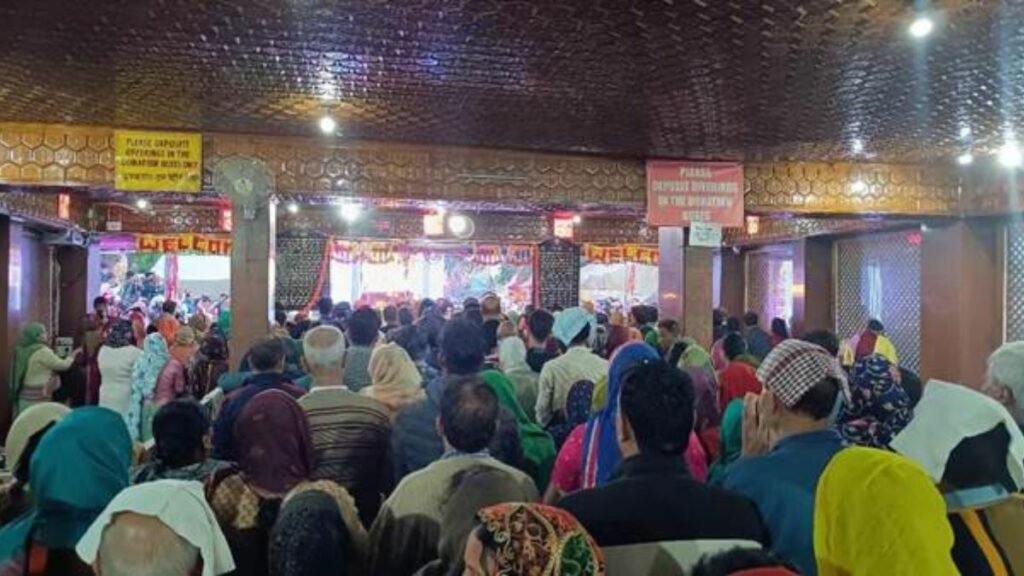 Kheer Bhawani Mela, 2023 celebrated with great fervour and enthusiasm by Kashmiri Pandits and locals of the Kashmir valley