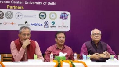 Shri Atul Kumar Tiwari addresses the valedictory session of the ‘100 Days Skill Festival’ organised by University of Delhi