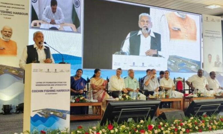 Shri Sarbananda Sonowal lays Foundation Stone of Cochin Fisheries Harbour worth 169.17 crores