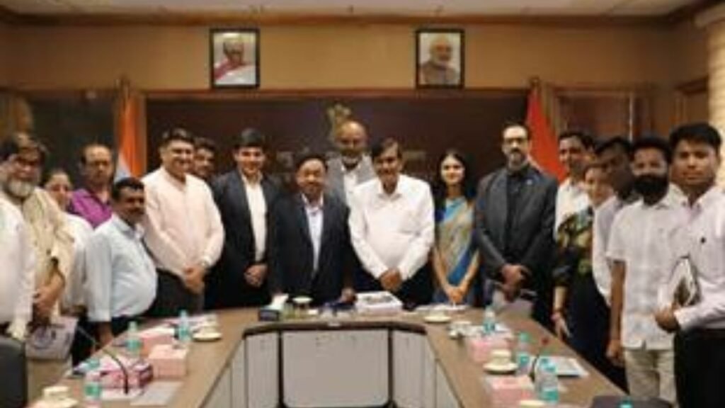 Shri Narayan Rane holds discussions on India Health Dialogue Initiative and proposed Maharashtra Global Med Tech Zone