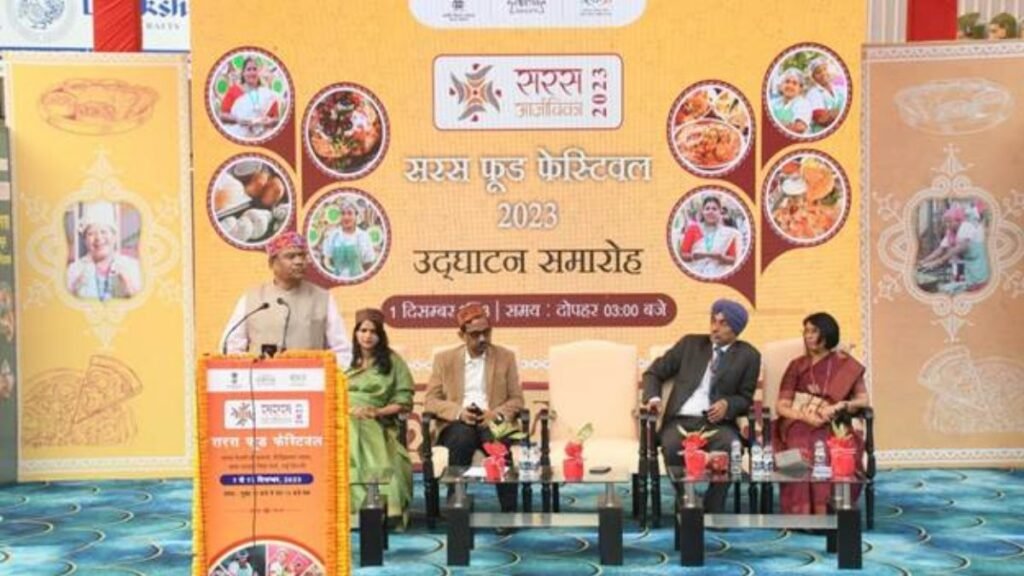 MoS, Shri Faggan Singh Kulaste inaugurates the hugely popular SARAS Food Festival at New Delhi yesterday