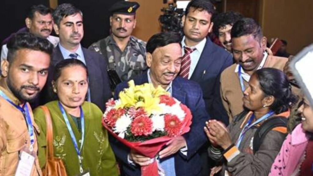 Shri Narayan Rane interacts with PM Vishwakarma beneficiaries invited as “special guests” to witness the Republic Day Parade, 2024