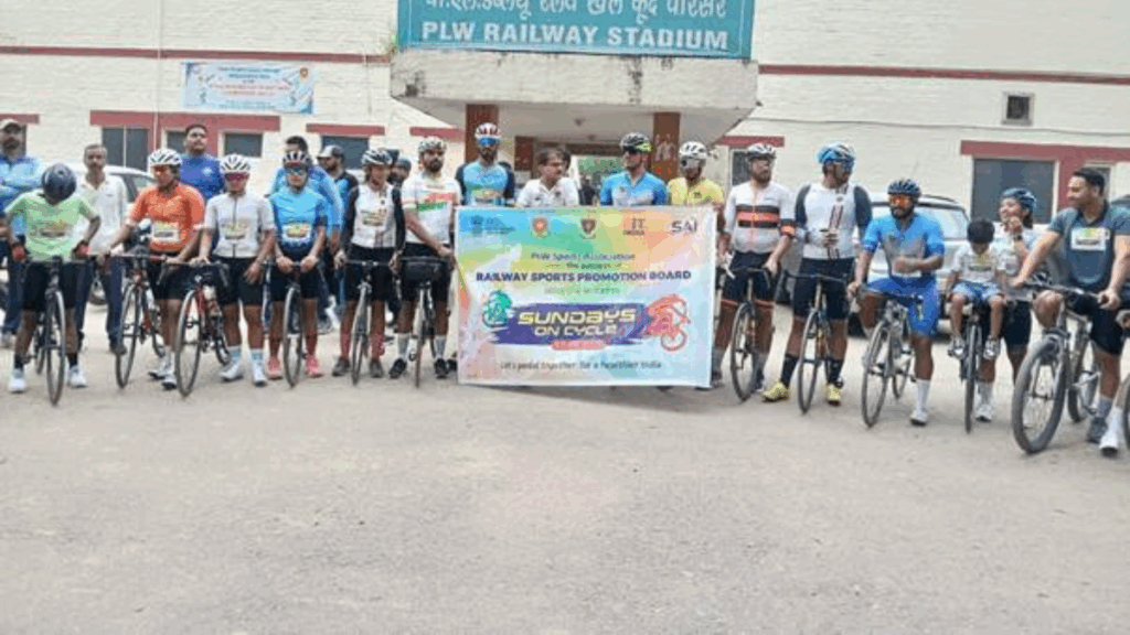 Dr Mansukh Mandaviya gives a clarion call to citizens to contribute towards a fitter India, download FIT India mobile app