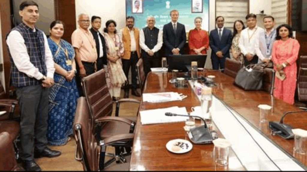 Mr. Carl Skau, Deputy Executive Director and COO of WFP calls on Shri Devesh Chaturvedi