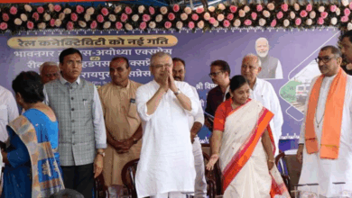 Shri Ashwini Vaishnaw Flags Off  Bhavnagar-Ayodhya Weekly Train