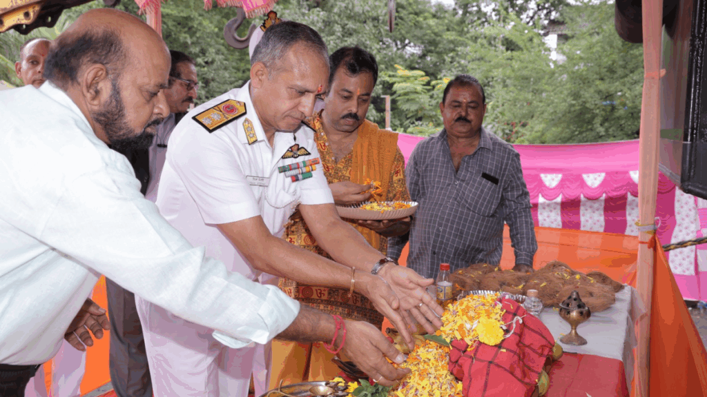 LAUNCH OF ELEVENTH ACTCM BARGE, LSAM 25 (YARD 135)