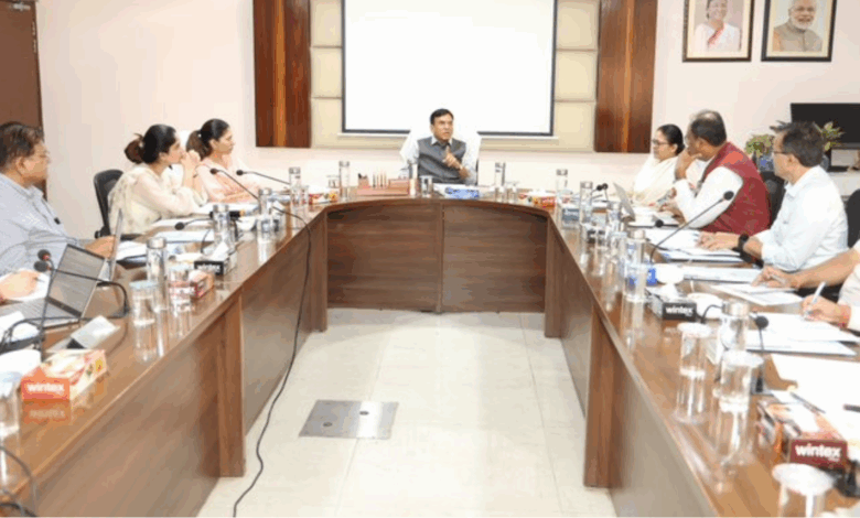 Dr. Mansukh Mandaviya Chairs High-Level Meeting at MY Bharat Headquarters