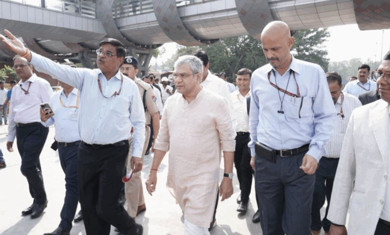 Ashwini Vaishnaw Inspects New, State-of-the-Art Yatri Suvidha Kendra at New Delhi Railway Station, Designed to Accommodate Approximately 7,000 Passengers