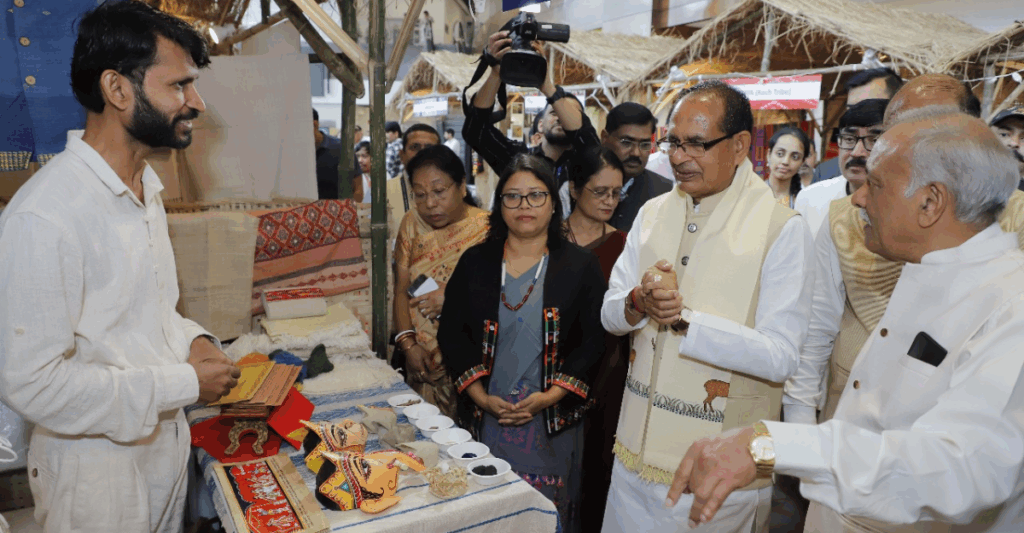Shri Shivraj Singh Chouhan interacts with weavers and artisans at National Conclave on ‘Weaving India Together’ in New Delhi